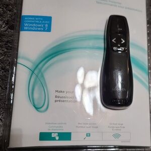 New Logitech R400 Presenter Remote Control and laser pointer